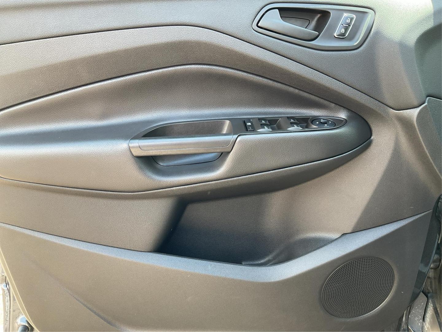 2016 Ford Escape S (1FMCU0F78GU) with an Duratec 2.5L I-4 DOHC engine, located at 880 E. National Road, Vandalia, OH, 45377, (937) 908-9800, 39.891918, -84.183594 - Photo#18