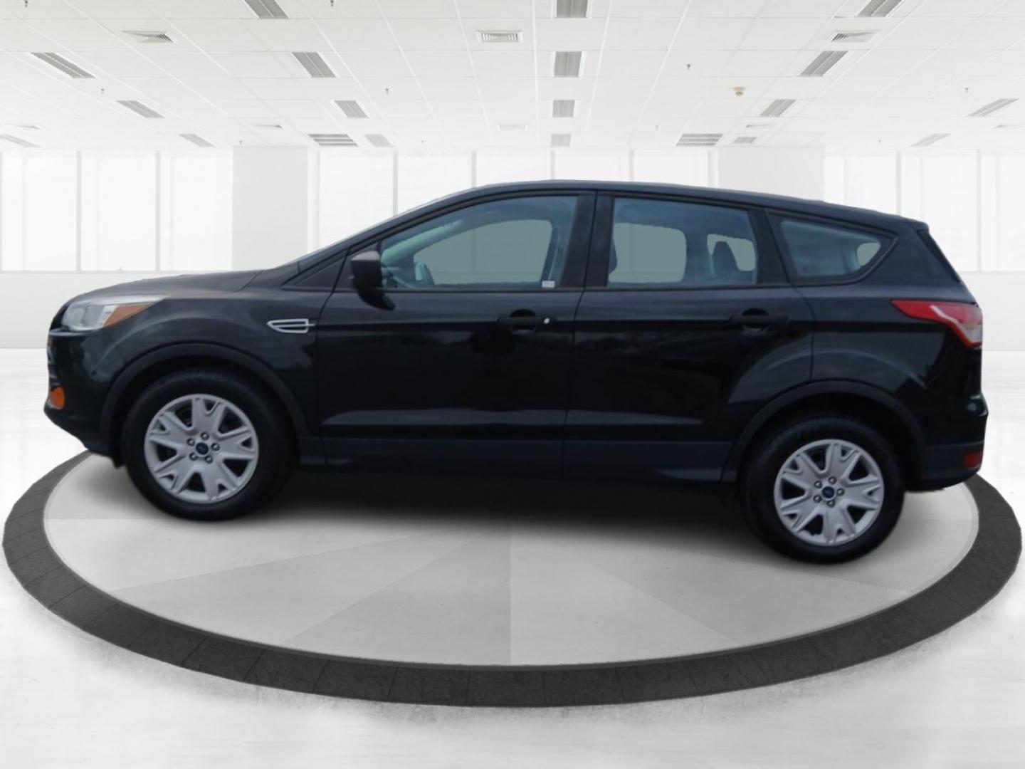 2016 Ford Escape S FWD (1FMCU0F7XGU) with an 2.5L L4 DOHC 16V engine, 6-Speed Automatic transmission, located at 401 Woodman Dr, Riverside, OH, 45431, (937) 908-9800, 39.760899, -84.123421 - Photo#5