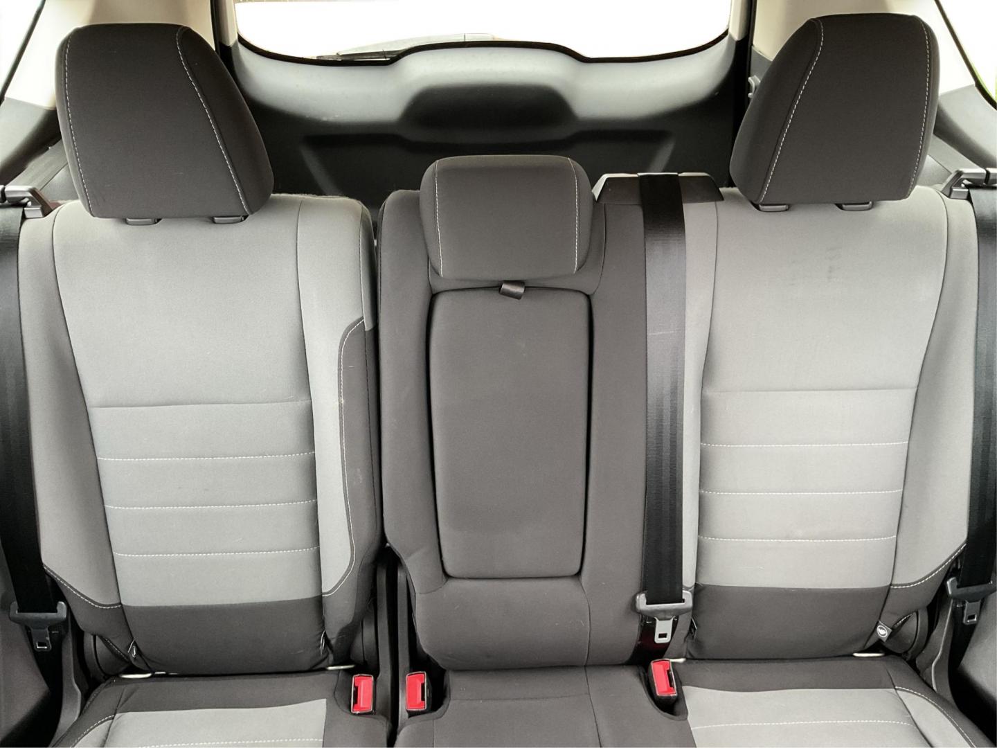 2016 Ford Escape SE (1FMCU9G96GU) with an EcoBoost 1.6L I-4 gasoline direct injection engine, located at 1230 East Main St, Xenia, OH, 45385, (937) 908-9800, 39.688026, -83.910172 - Photo#12