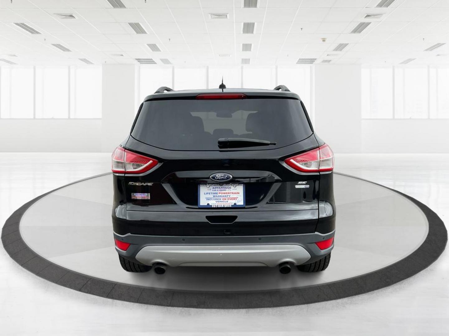 2016 Ford Escape SE (1FMCU9G96GU) with an EcoBoost 1.6L I-4 gasoline direct injection engine, located at 1230 East Main St, Xenia, OH, 45385, (937) 908-9800, 39.688026, -83.910172 - Photo#2