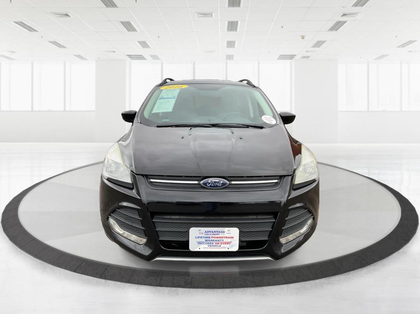 2016 Ford Escape SE (1FMCU9G96GU) with an EcoBoost 1.6L I-4 gasoline direct injection engine, located at 1230 East Main St, Xenia, OH, 45385, (937) 908-9800, 39.688026, -83.910172 - Photo#5