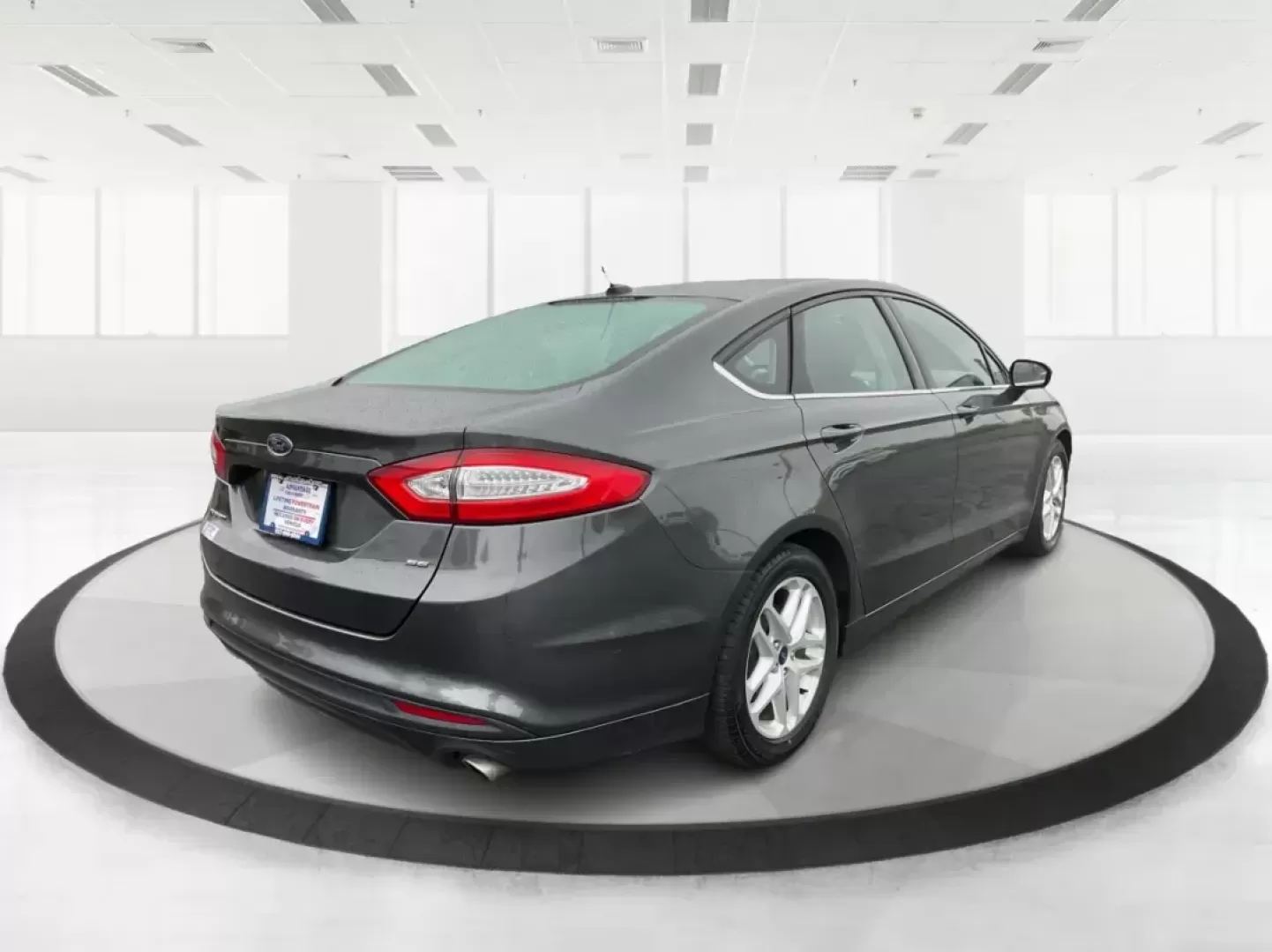 2016 Ford Fusion SE (3FA6P0H79GR) with an Other engine, located at 4508 South Dixie Dr, Moraine, OH, 45439, (937) 908-9800, 39.689976, -84.218452 - Photo#2
