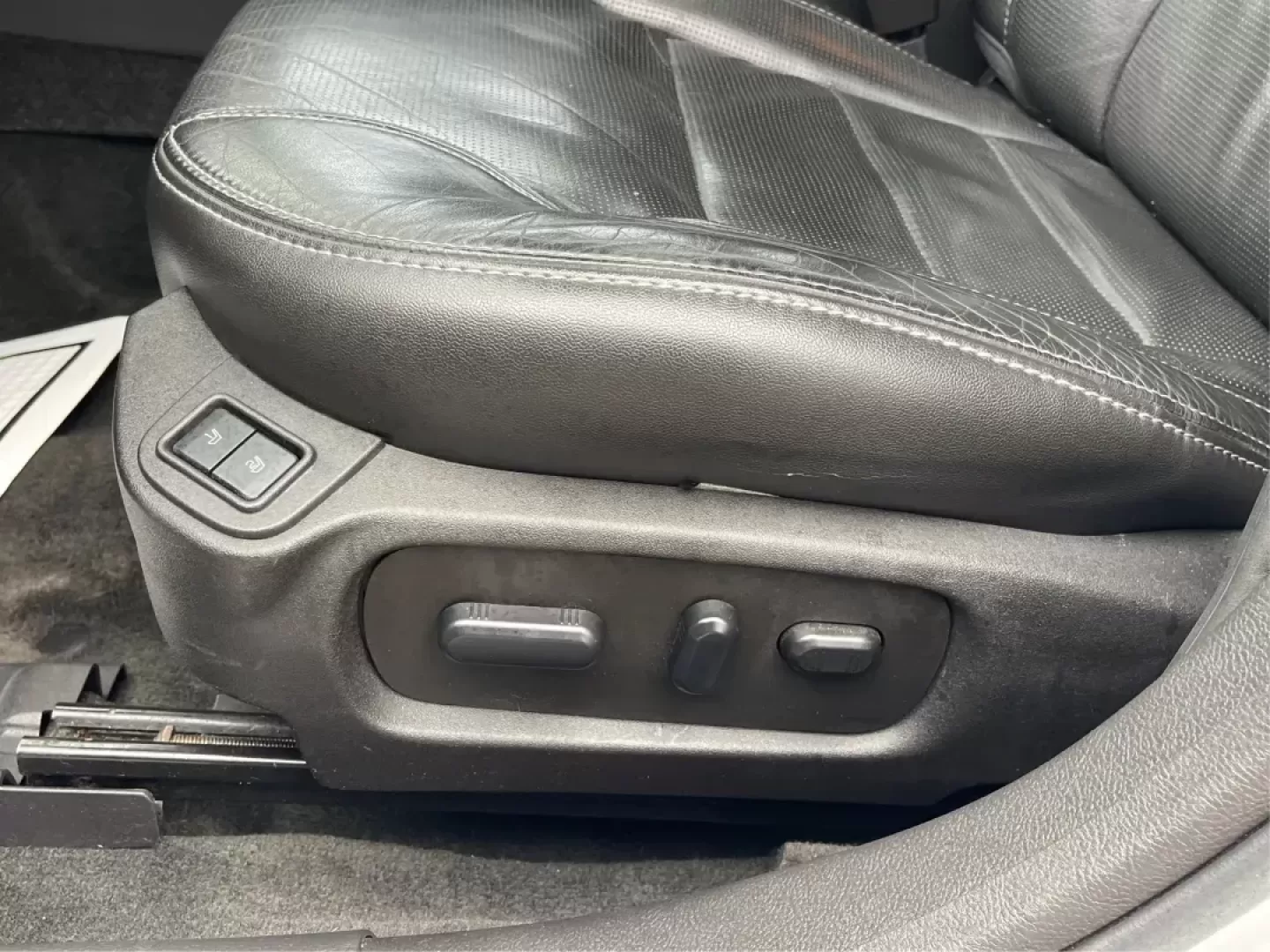 2016 Ford Taurus Limited (1FAHP2F82GG) with an EcoBoost 2L I-4 gasoline direct injection engine, located at 8750 N County Rd 25A, Piqua, OH, 45356, (937) 908-9800, 40.164391, -84.232513 - Photo#16