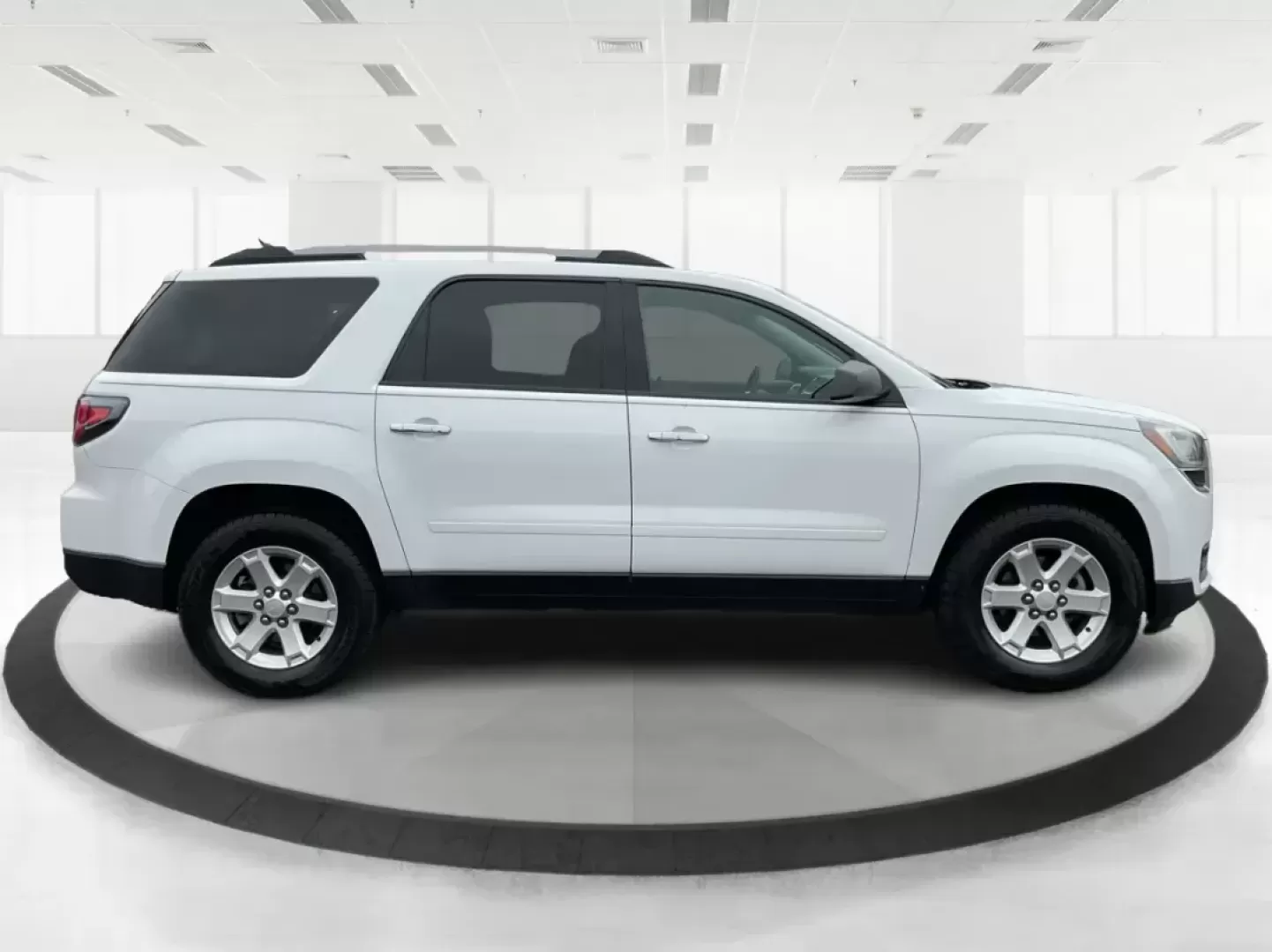 2016 GMC Acadia SLE-2 (1GKKRPKD7GJ) with an 3.6L V-6 gasoline direct injection engine, located at 8750 N County Rd 25A, Piqua, OH, 45356, (937) 908-9800, 40.164391, -84.232513 - Photo#1