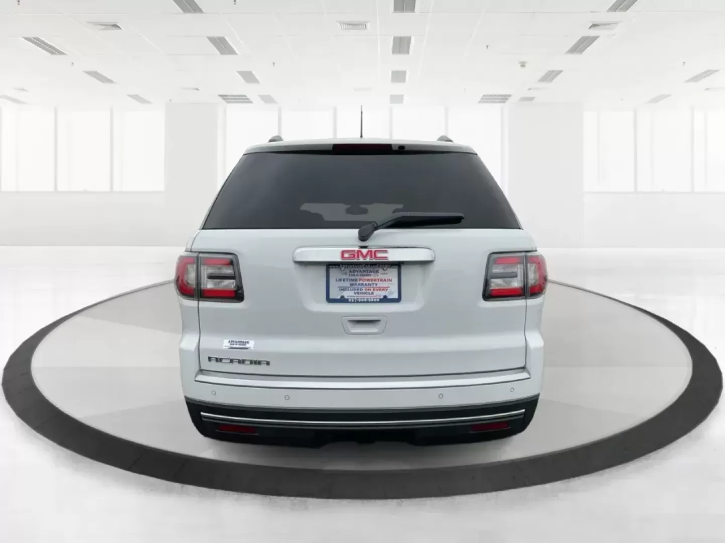 2016 GMC Acadia SLE-2 (1GKKRPKD7GJ) with an 3.6L V-6 gasoline direct injection engine, located at 8750 N County Rd 25A, Piqua, OH, 45356, (937) 908-9800, 40.164391, -84.232513 - Photo#3