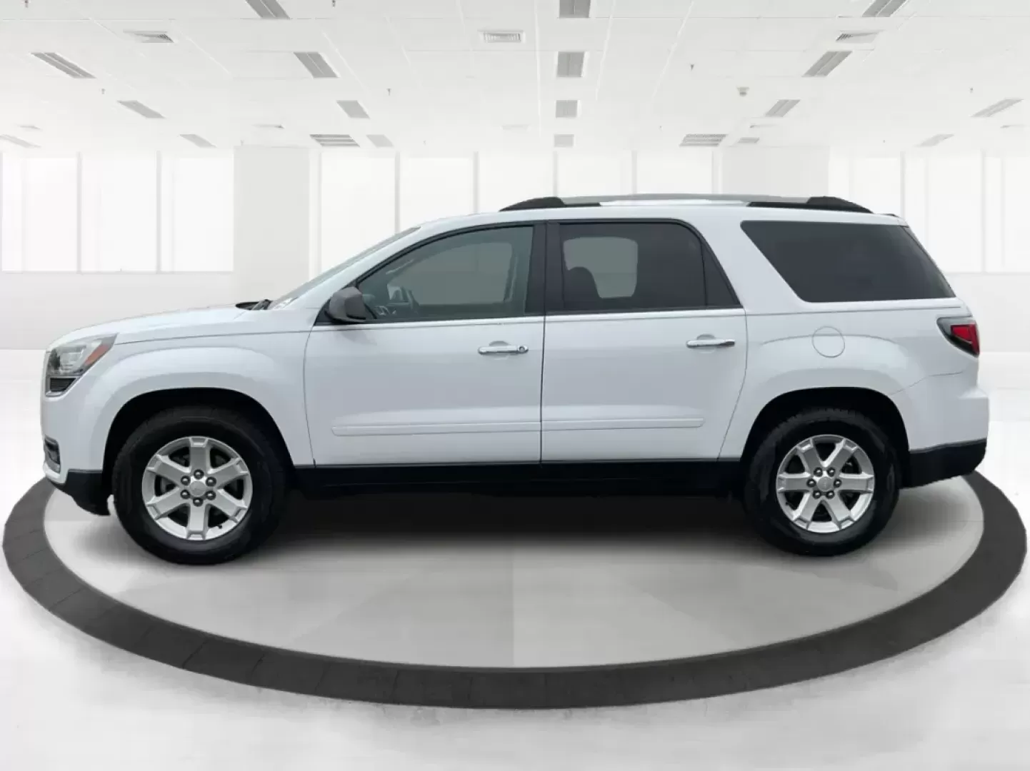 2016 GMC Acadia SLE-2 (1GKKRPKD7GJ) with an 3.6L V-6 gasoline direct injection engine, located at 8750 N County Rd 25A, Piqua, OH, 45356, (937) 908-9800, 40.164391, -84.232513 - Photo#5