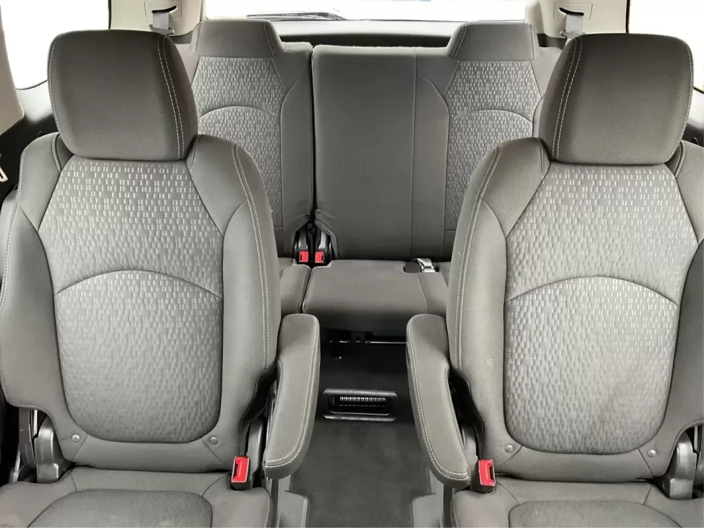 2016 GMC Acadia SLE-2 (1GKKRPKD7GJ) with an 3.6L V-6 gasoline direct injection engine, located at 8750 N County Rd 25A, Piqua, OH, 45356, (937) 908-9800, 40.164391, -84.232513 - Photo#13