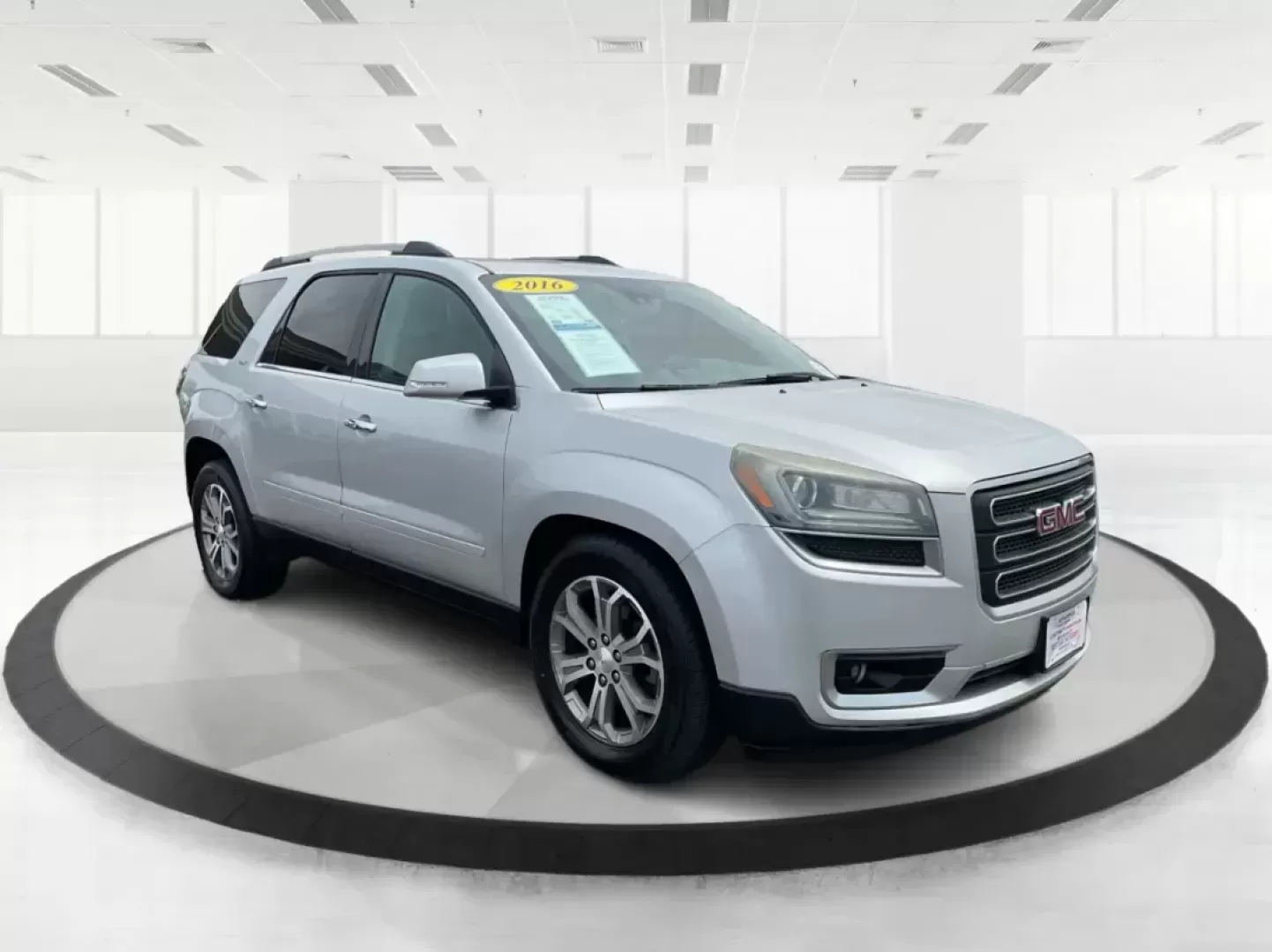 2016 GMC Acadia SLT-1 (1GKKVRKD0GJ) with an 3.6L V-6 gasoline direct injection engine, located at 880 E. National Road, Vandalia, OH, 45377, (937) 908-9800, 39.891918, -84.183594 - Photo#0
