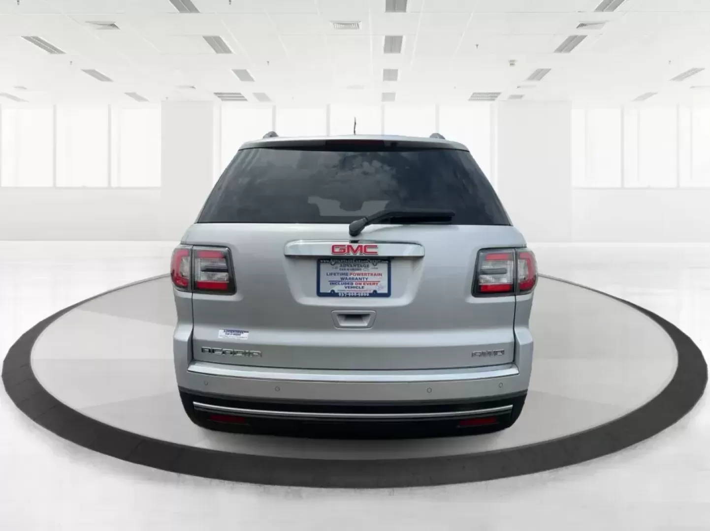 2016 GMC Acadia SLT-1 (1GKKVRKD0GJ) with an 3.6L V-6 gasoline direct injection engine, located at 880 E. National Road, Vandalia, OH, 45377, (937) 908-9800, 39.891918, -84.183594 - Photo#3