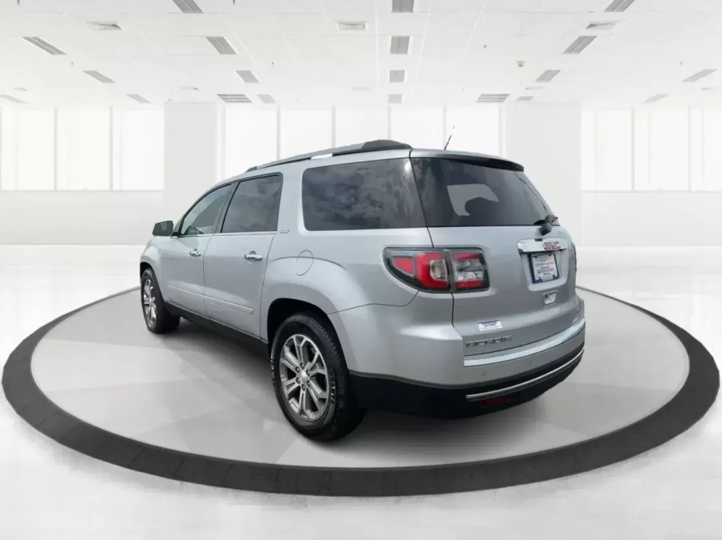2016 GMC Acadia SLT-1 (1GKKVRKD0GJ) with an 3.6L V-6 gasoline direct injection engine, located at 880 E. National Road, Vandalia, OH, 45377, (937) 908-9800, 39.891918, -84.183594 - Photo#4