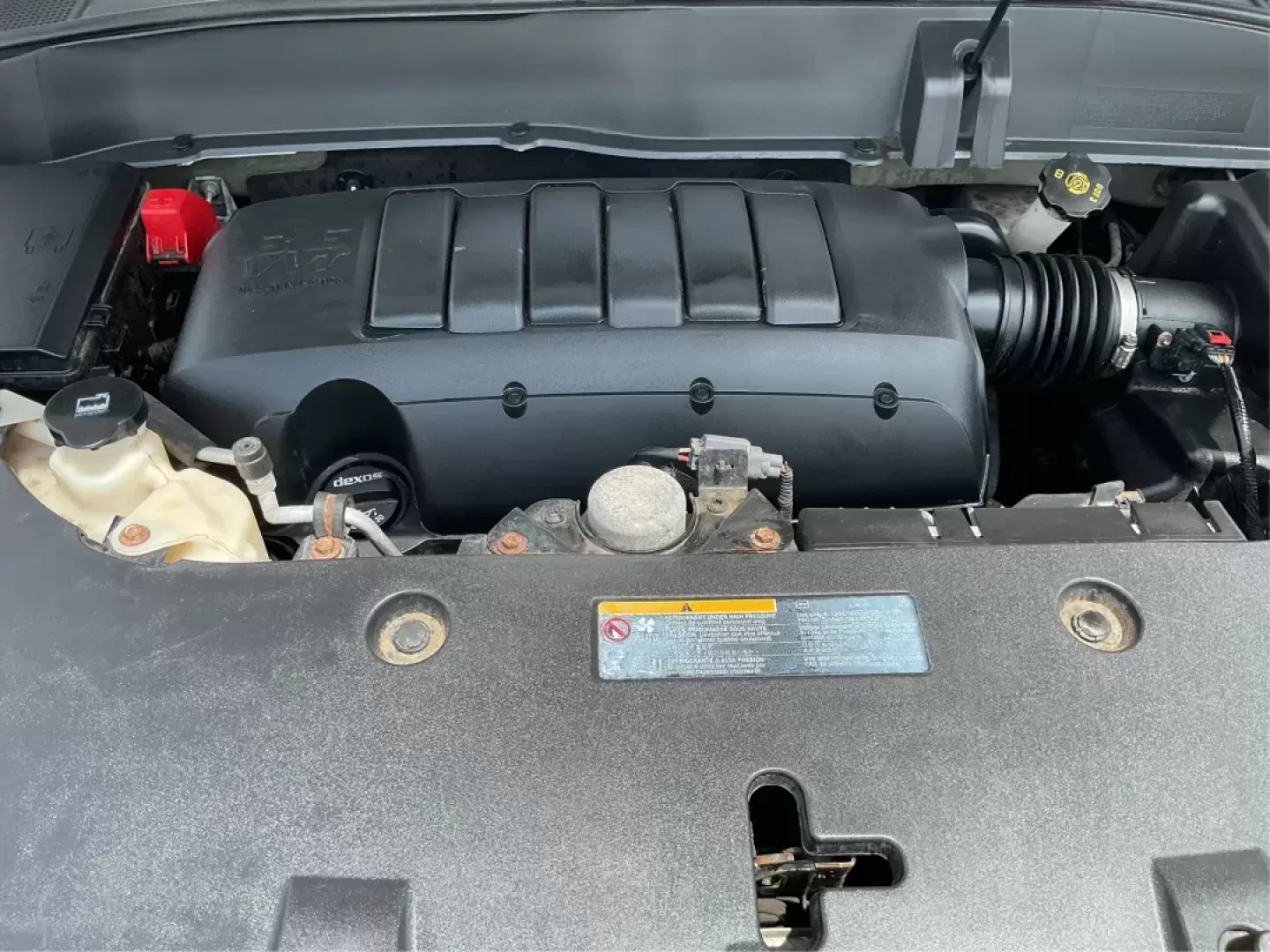 2016 GMC Acadia SLT-1 (1GKKVRKD0GJ) with an 3.6L V-6 gasoline direct injection engine, located at 880 E. National Road, Vandalia, OH, 45377, (937) 908-9800, 39.891918, -84.183594 - Photo#10