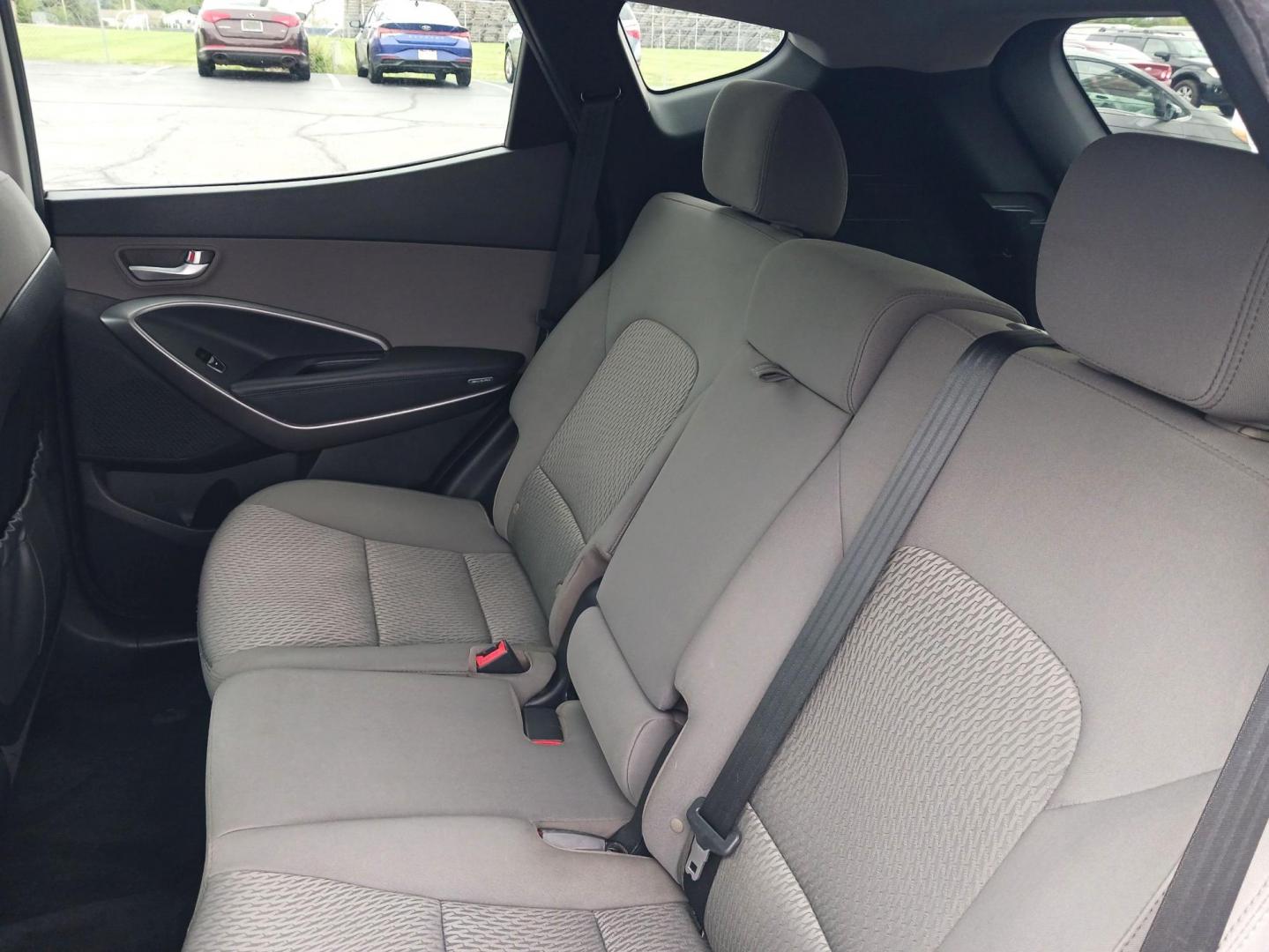 2016 Hyundai Santa Fe Sport 2.4 FWD (5XYZT3LB2GG) with an 2.4L L4 DOHC 16V engine, 6-Speed Automatic transmission, located at 4508 South Dixie Dr, Moraine, OH, 45439, (937) 908-9800, 39.689976, -84.218452 - Photo#9
