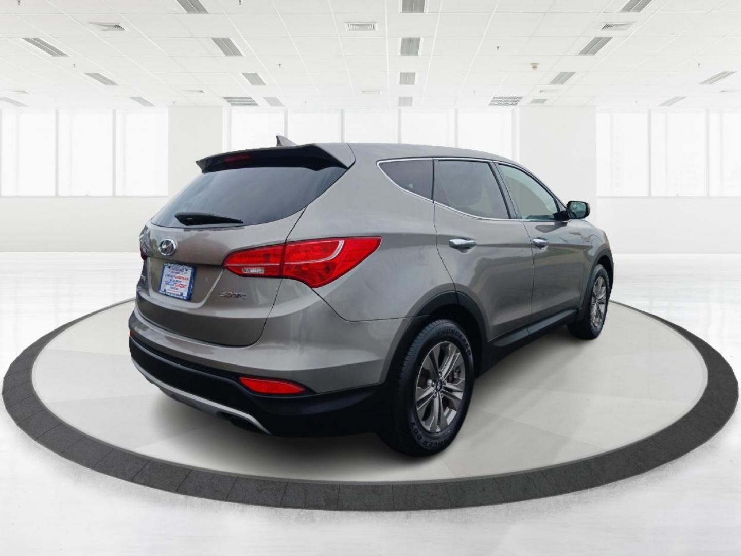2016 Hyundai Santa Fe Sport 2.4 FWD (5XYZT3LB2GG) with an 2.4L L4 DOHC 16V engine, 6-Speed Automatic transmission, located at 4508 South Dixie Dr, Moraine, OH, 45439, (937) 908-9800, 39.689976, -84.218452 - Photo#2