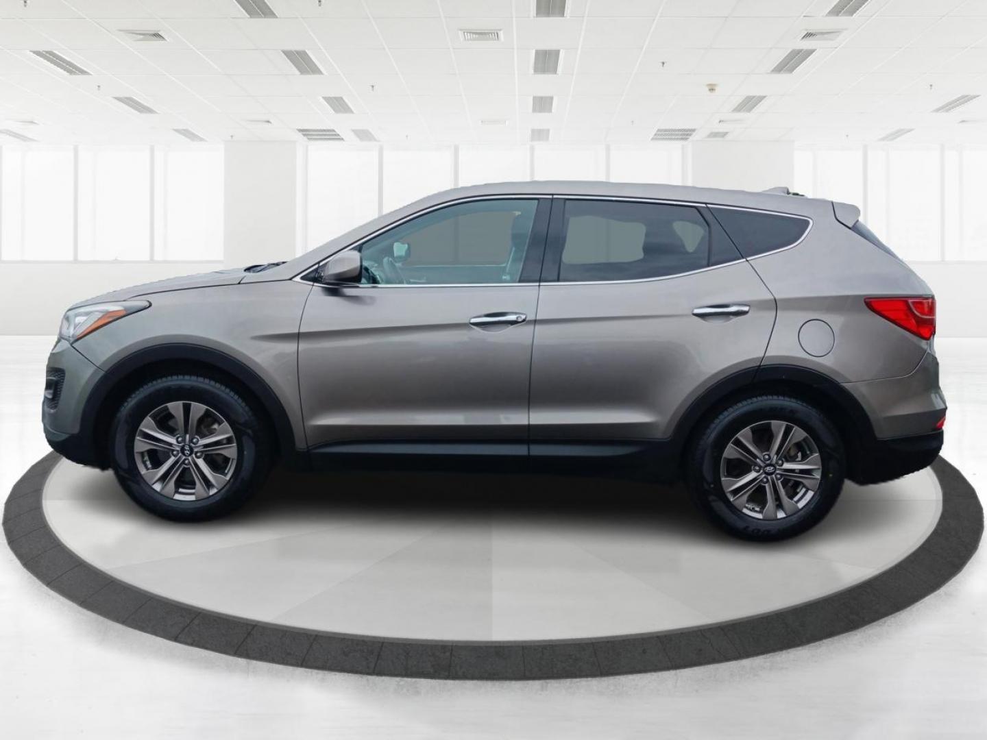 2016 Hyundai Santa Fe Sport 2.4 FWD (5XYZT3LB2GG) with an 2.4L L4 DOHC 16V engine, 6-Speed Automatic transmission, located at 4508 South Dixie Dr, Moraine, OH, 45439, (937) 908-9800, 39.689976, -84.218452 - Photo#5