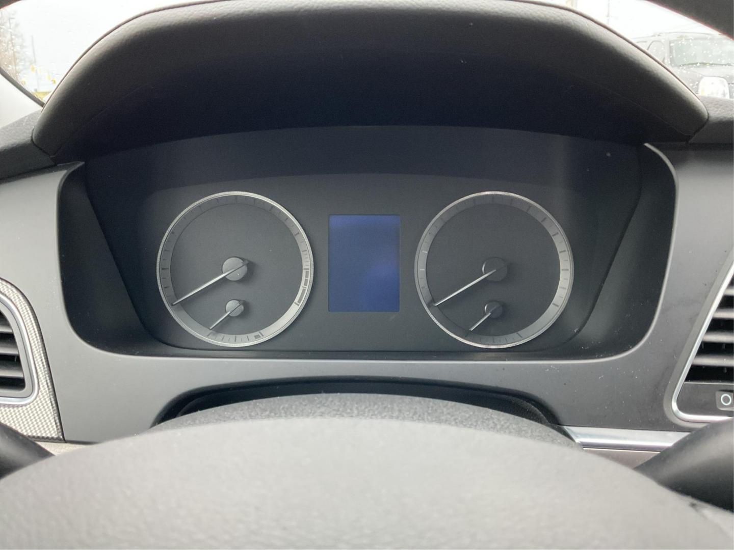 2016 Hyundai Sonata Sport (5NPE34AF1GH) with an 2.4L I-4 gasoline direct injection engine, located at 4508 South Dixie Dr, Moraine, OH, 45439, (937) 908-9800, 39.689976, -84.218452 - Photo#14