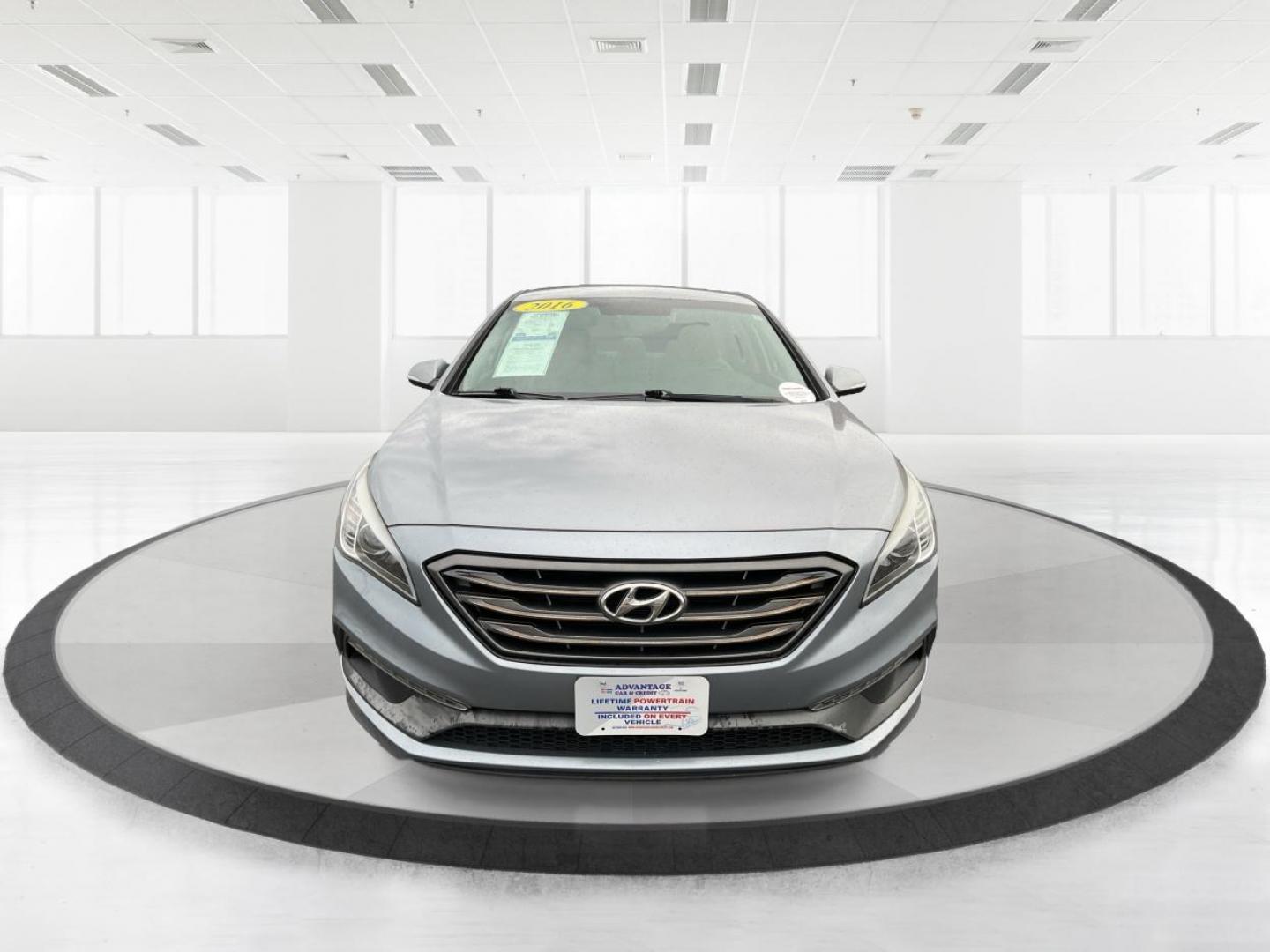 2016 Hyundai Sonata Sport (5NPE34AF1GH) with an 2.4L I-4 gasoline direct injection engine, located at 4508 South Dixie Dr, Moraine, OH, 45439, (937) 908-9800, 39.689976, -84.218452 - Photo#6
