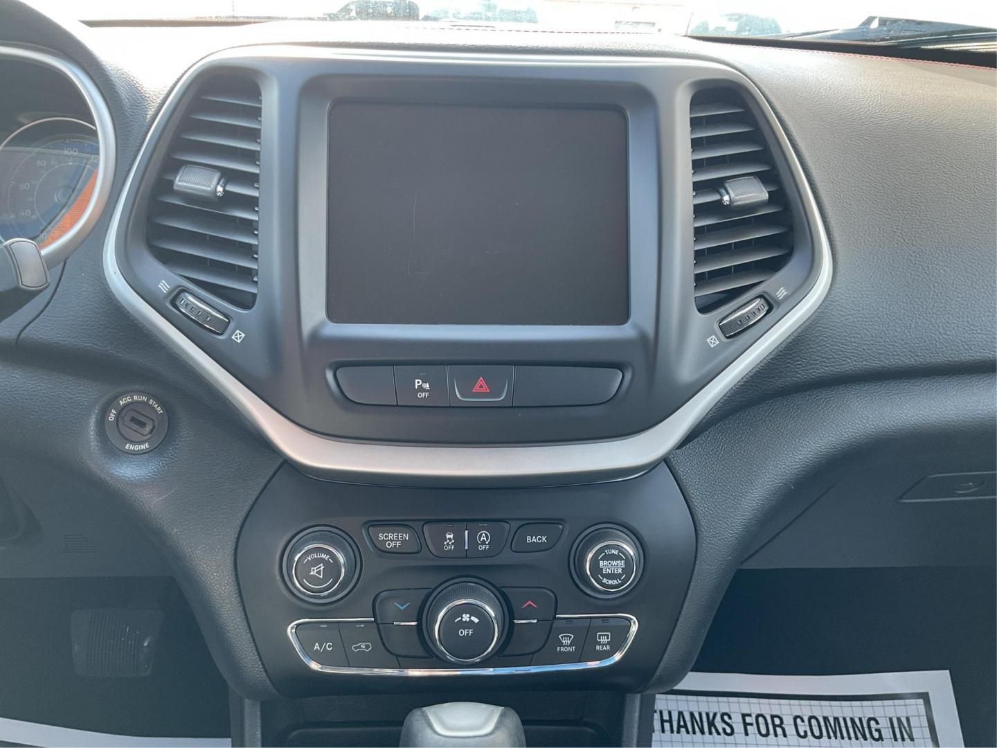 2016 Jeep Cherokee Trailhawk 4WD (1C4PJMBS9GW) with an 3.2L V6 DOHC 24V engine, 9-Speed Automatic transmission, located at 4508 South Dixie Dr, Moraine, OH, 45439, (937) 908-9800, 39.689976, -84.218452 - Photo#10