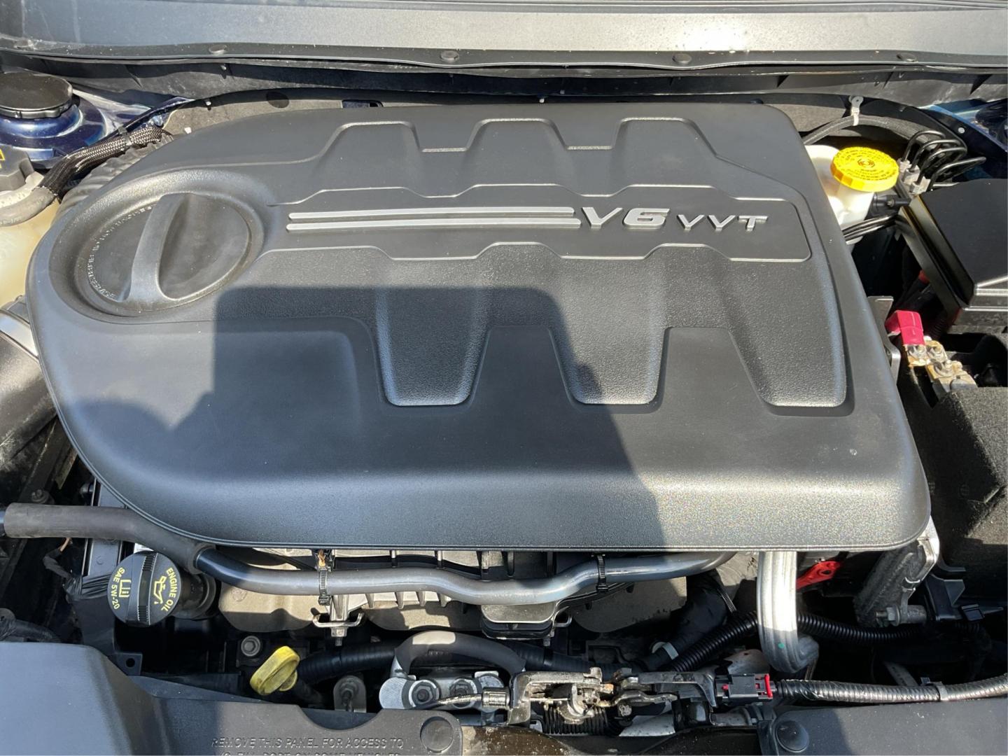 2016 Jeep Cherokee Trailhawk 4WD (1C4PJMBS9GW) with an 3.2L V6 DOHC 24V engine, 9-Speed Automatic transmission, located at 4508 South Dixie Dr, Moraine, OH, 45439, (937) 908-9800, 39.689976, -84.218452 - Photo#8