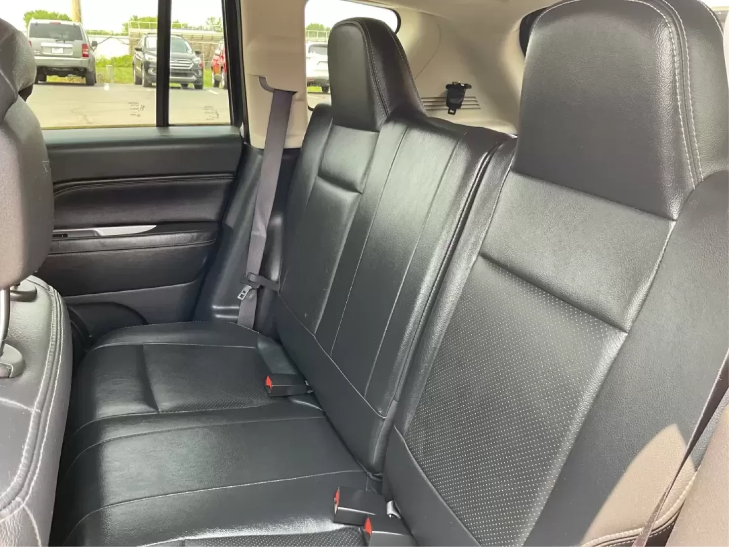 2016 Jeep Compass High Altitude Edition (1C4NJDEB9GD) with an 2.4L I-4 DOHC engine, located at 1230 East Main St, Xenia, OH, 45385, (937) 908-9800, 39.688026, -83.910172 - Photo#9