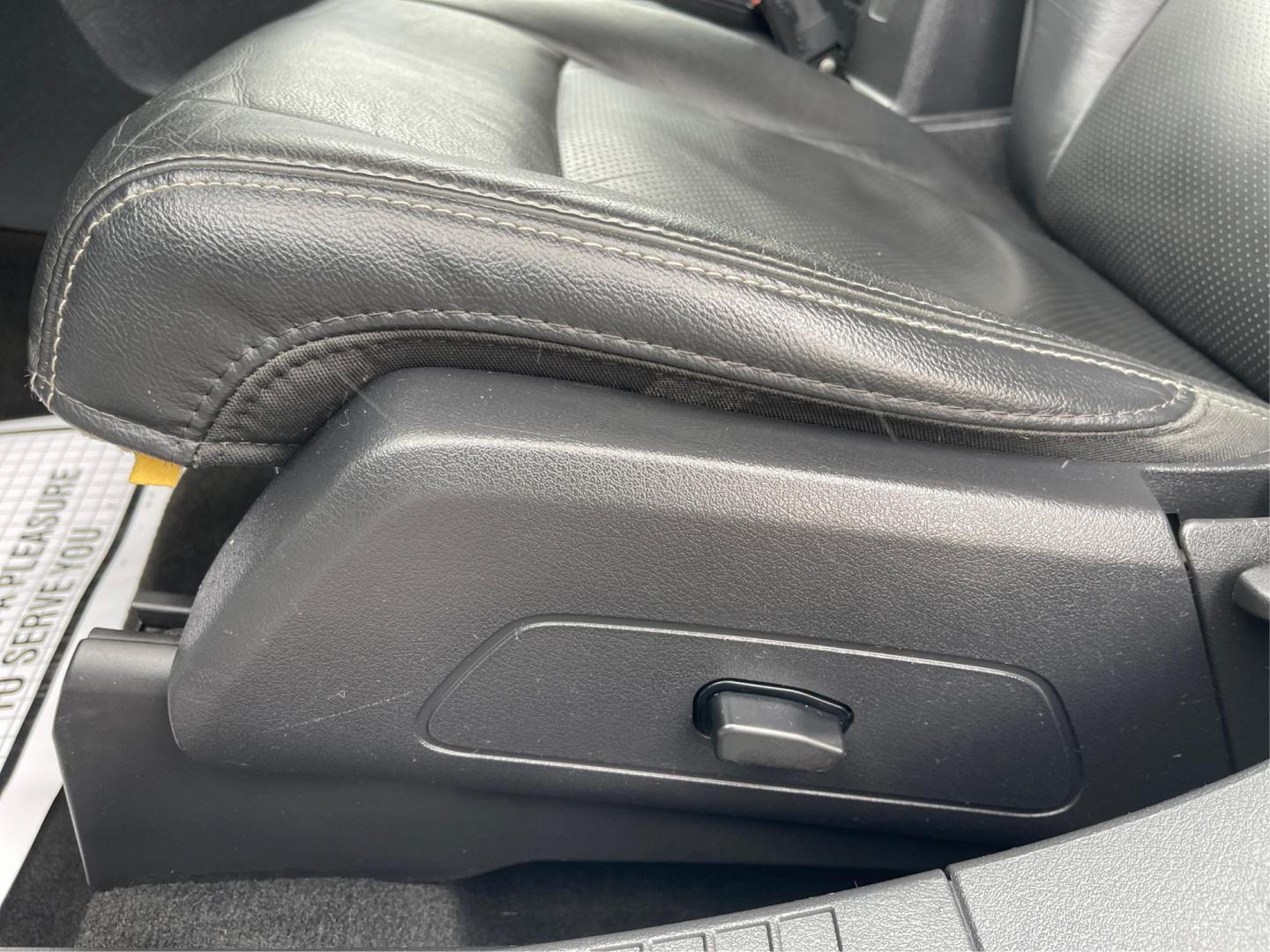 2016 Jeep Compass High Altitude (1C4NJCEA4GD) with an Other engine, located at 4508 South Dixie Dr, Moraine, OH, 45439, (937) 908-9800, 39.689976, -84.218452 - Photo#15