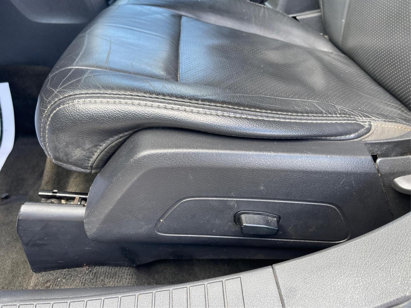 2016 Jeep Compass High Altitude Edition (1C4NJCEA4GD) with an 2L I-4 DOHC engine, located at 401 Woodman Dr, Riverside, OH, 45431, (937) 908-9800, 39.760899, -84.123421 - Photo#15