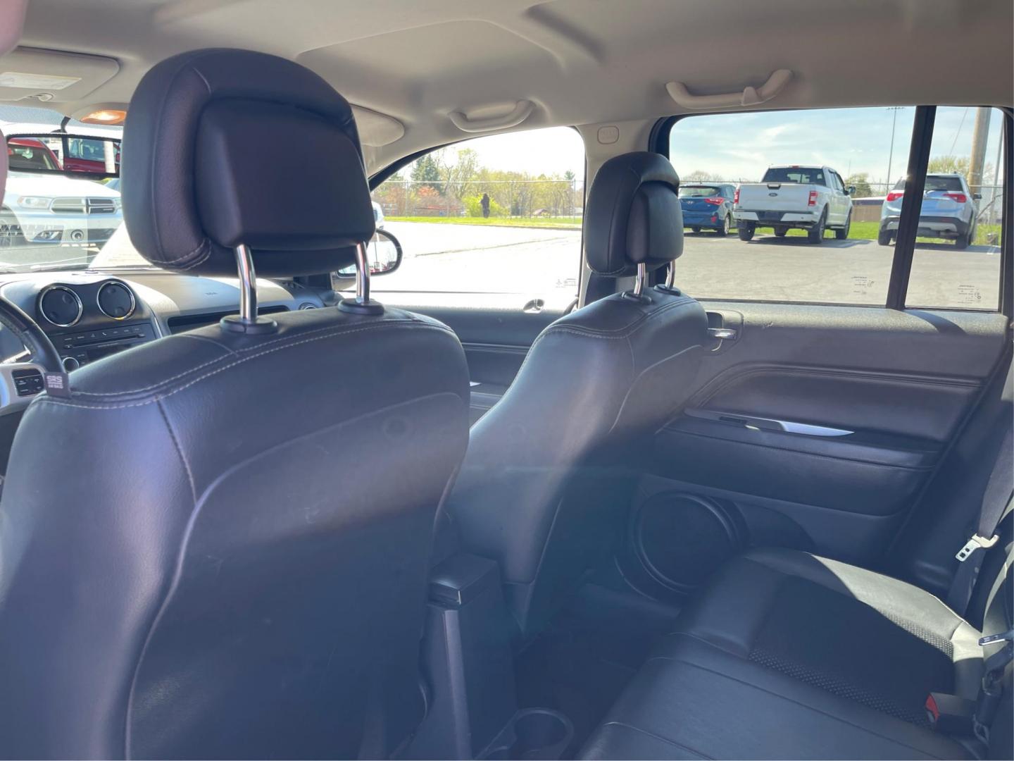 2016 Jeep Compass Latitude (1C4NJCEA2GD) with an Other engine, located at 1230 East Main St, Xenia, OH, 45385, (937) 908-9800, 39.688026, -83.910172 - Photo#9