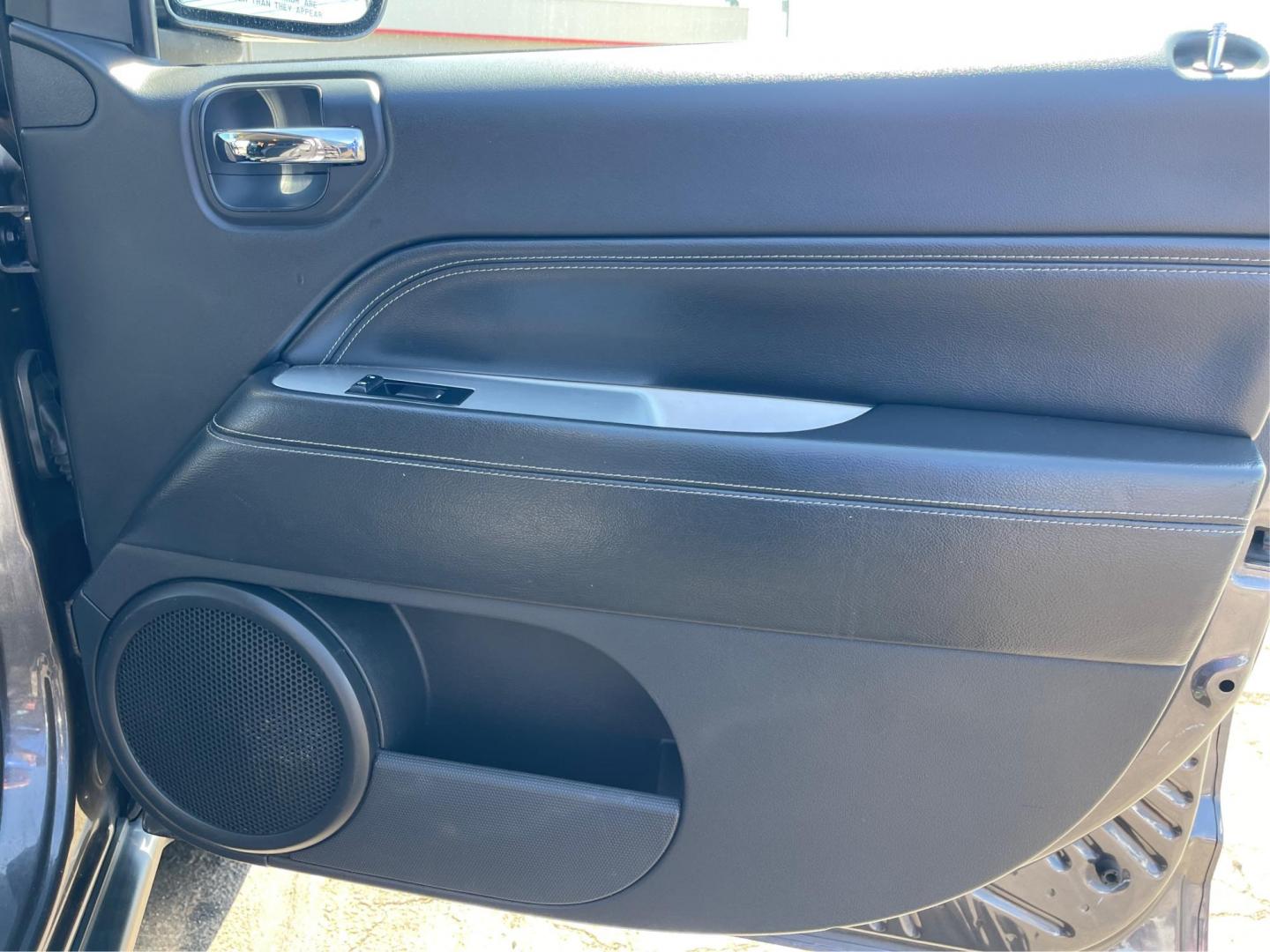 2016 Jeep Compass Latitude (1C4NJCEA2GD) with an Other engine, located at 1230 East Main St, Xenia, OH, 45385, (937) 908-9800, 39.688026, -83.910172 - Photo#17