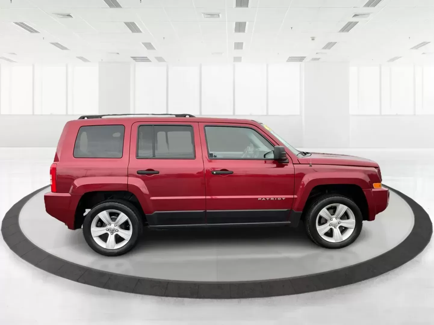 2016 Jeep Patriot Sport 2WD (1C4NJPBA4GD) with an 2.0L L4 DOHC 16V engine, located at 401 Woodman Dr, Riverside, OH, 45431, (937) 908-9800, 39.760899, -84.123421 - Photo#1
