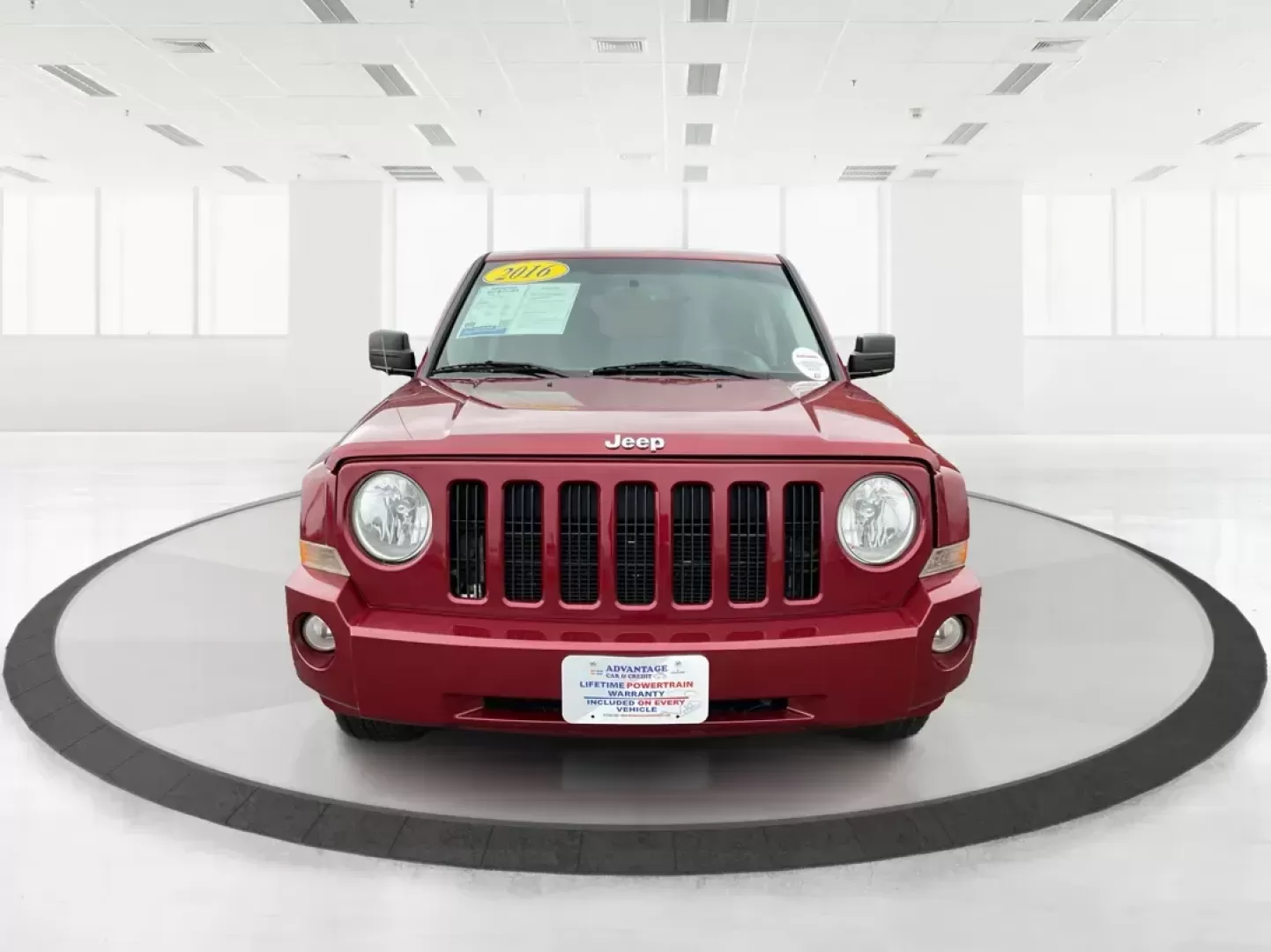 2016 Jeep Patriot Sport 2WD (1C4NJPBA4GD) with an 2.0L L4 DOHC 16V engine, located at 401 Woodman Dr, Riverside, OH, 45431, (937) 908-9800, 39.760899, -84.123421 - Photo#6