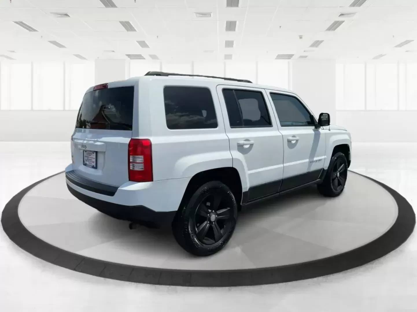 2016 Jeep Patriot Sport (1C4NJRBB2GD) with an 2.4L I-4 DOHC engine, located at 401 Woodman Dr, Riverside, OH, 45431, (937) 908-9800, 39.760899, -84.123421 - Photo#2