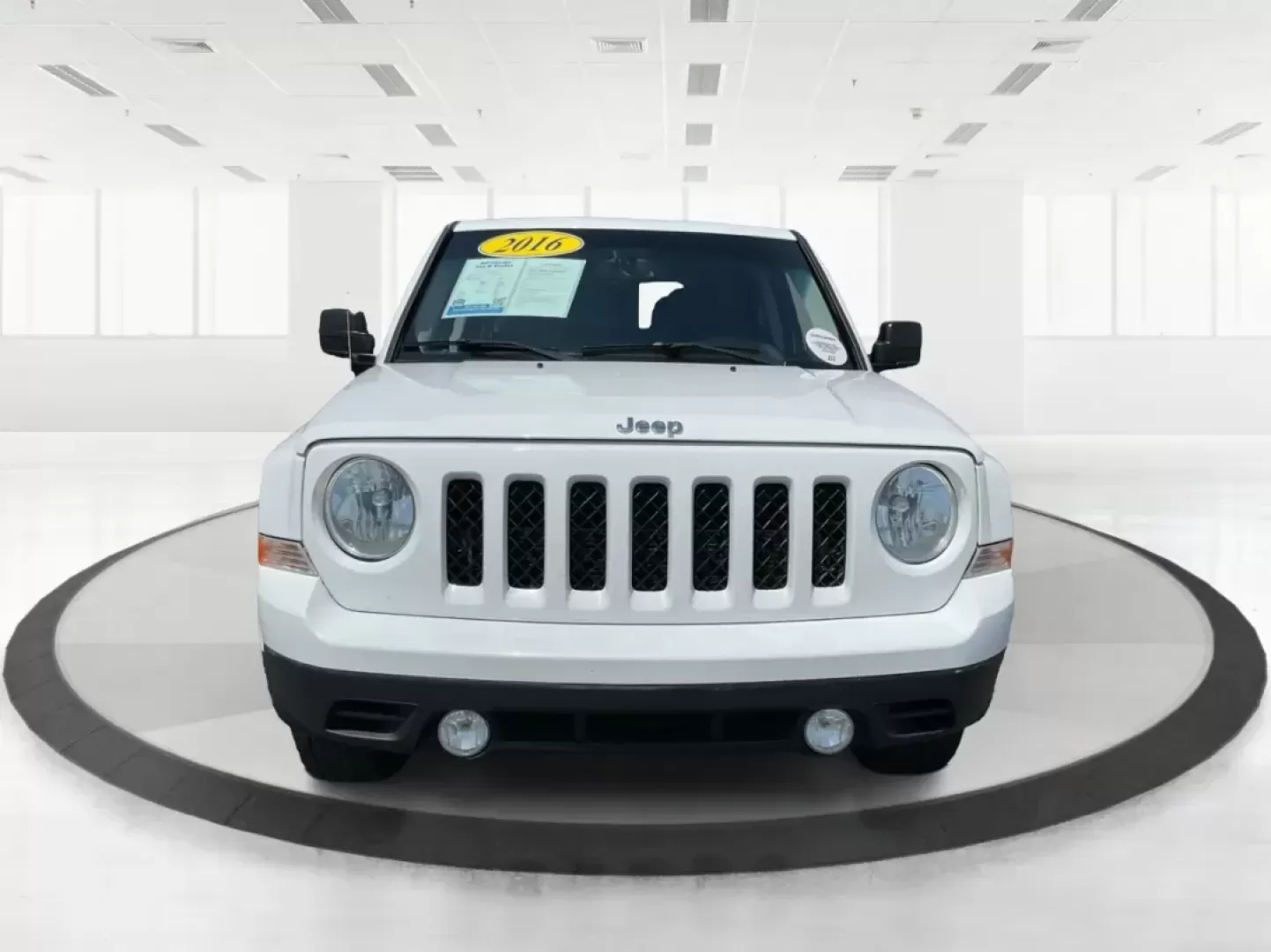 2016 Jeep Patriot Sport (1C4NJRBB2GD) with an 2.4L I-4 DOHC engine, located at 401 Woodman Dr, Riverside, OH, 45431, (937) 908-9800, 39.760899, -84.123421 - Photo#6