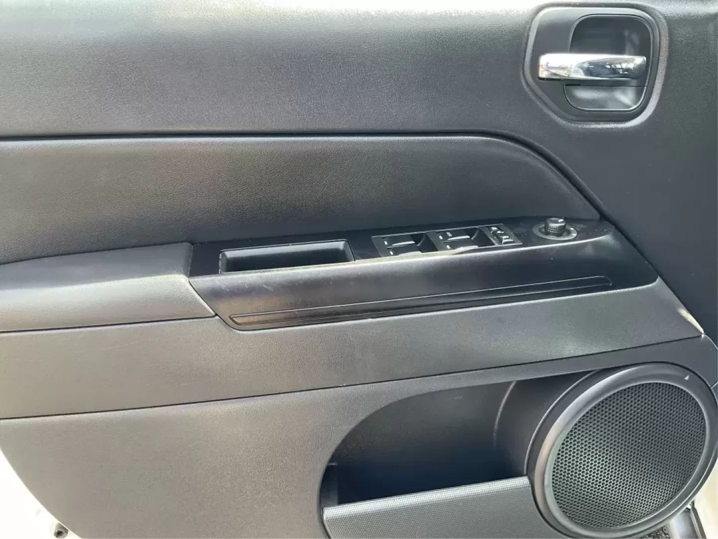 2016 Jeep Patriot Sport (1C4NJRBB2GD) with an 2.4L I-4 DOHC engine, located at 401 Woodman Dr, Riverside, OH, 45431, (937) 908-9800, 39.760899, -84.123421 - Photo#16
