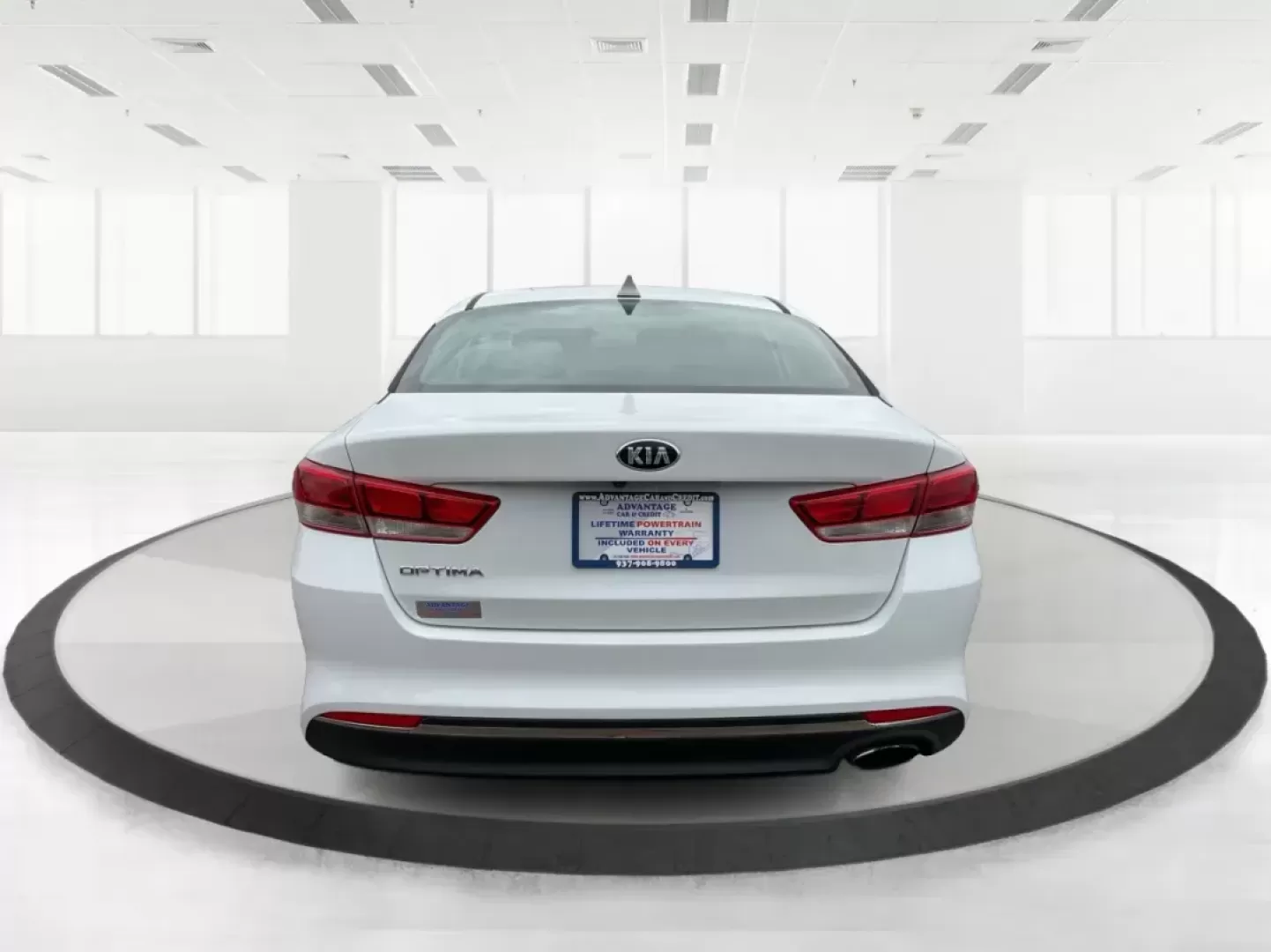 2016 Kia Optima LX (5XXGT4L32GG) with an Theta II 2.4L I-4 gasoline direct injection engine, located at 4508 South Dixie Dr, Moraine, OH, 45439, (937) 908-9800, 39.689976, -84.218452 - Photo#3