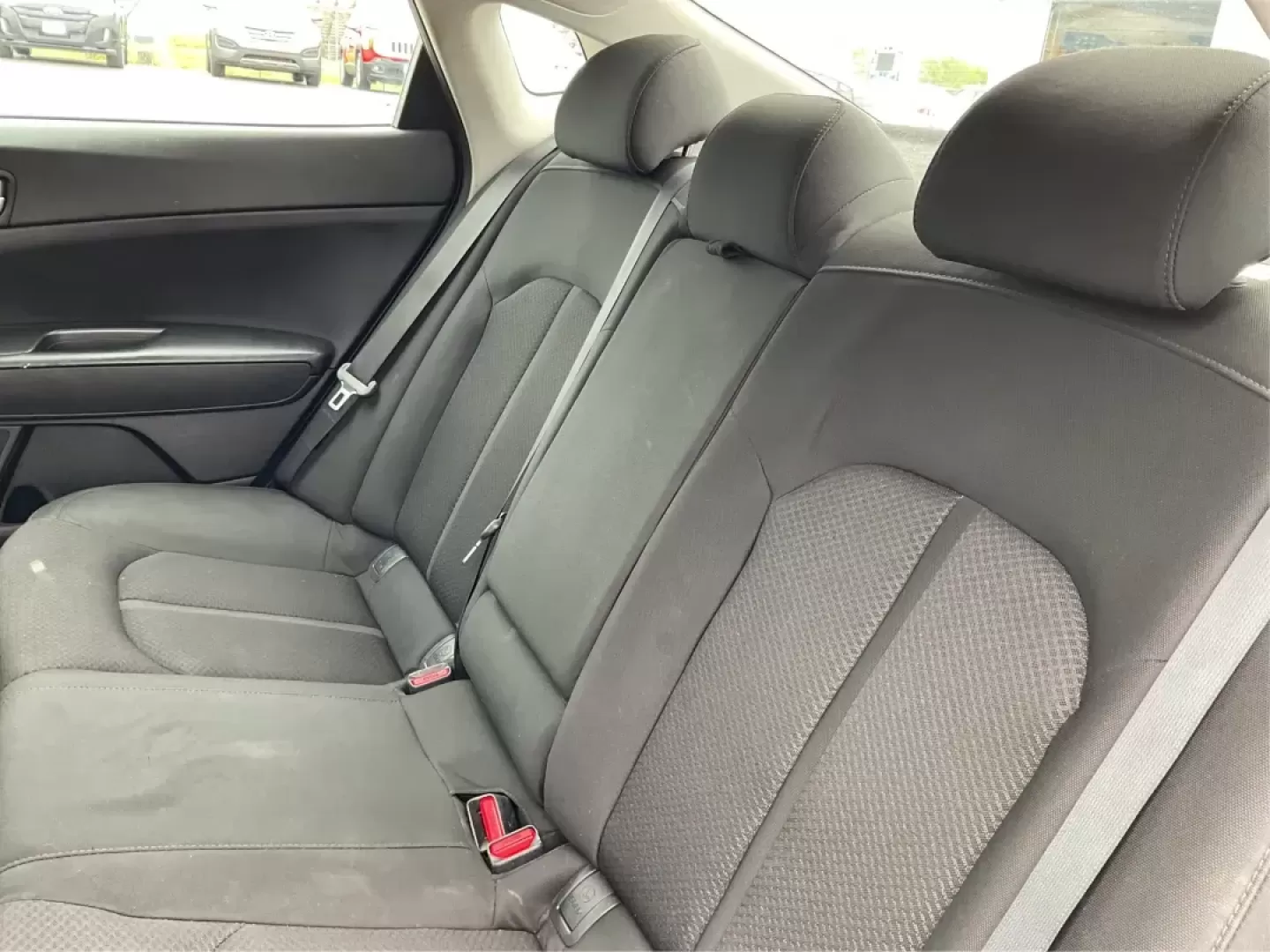 2016 Kia Optima LX (5XXGT4L32GG) with an Theta II 2.4L I-4 gasoline direct injection engine, located at 4508 South Dixie Dr, Moraine, OH, 45439, (937) 908-9800, 39.689976, -84.218452 - Photo#9