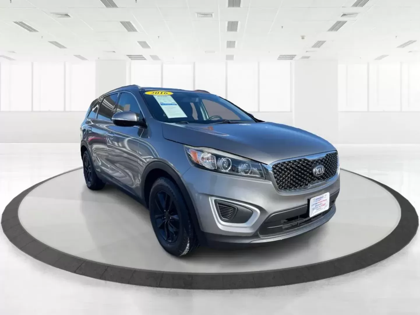 2016 Kia Sorento LX V6 2WD (5XYPG4A55GG) with an 3.3L V6 DOHC 24V engine, 6-Speed Automatic transmission, located at 1230 East Main St, Xenia, OH, 45385, (937) 908-9800, 39.688026, -83.910172 - Photo#0