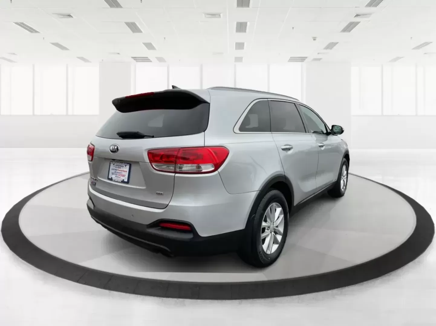 2016 Kia Sorento 2.4L LX (5XYPGDA39GG) with an 2.4L I-4 gasoline direct injection engine, located at 1099 N County Rd 25A , Troy, OH, 45373, (937) 908-9800, 40.057079, -84.212883 - Photo#2