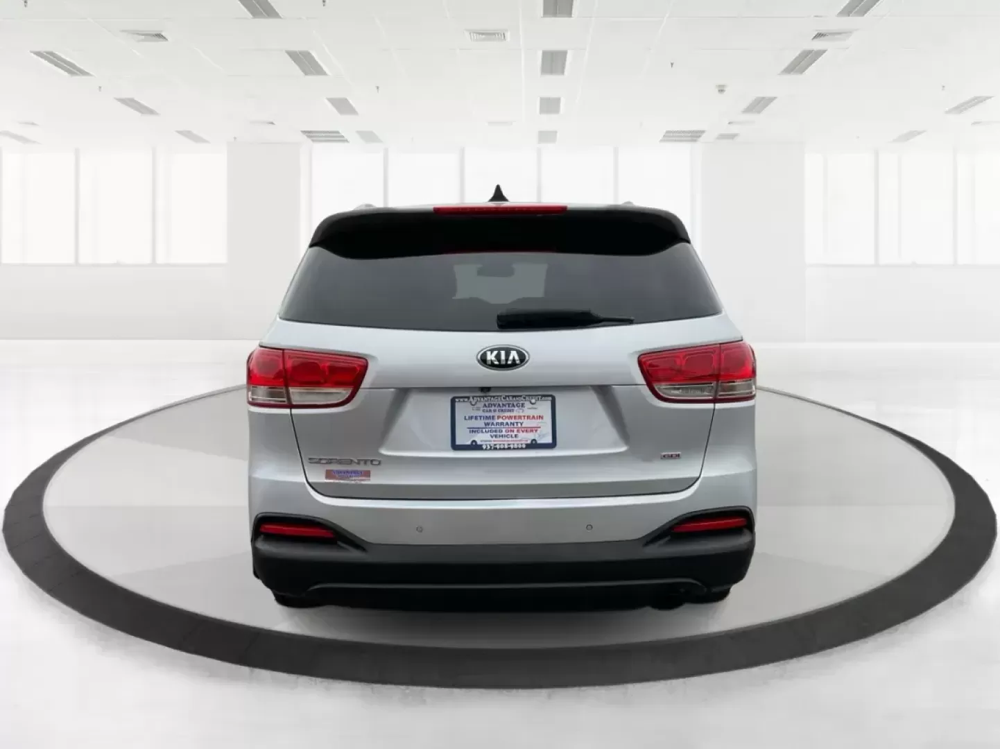 2016 Kia Sorento 2.4L LX (5XYPGDA39GG) with an 2.4L I-4 gasoline direct injection engine, located at 1099 N County Rd 25A , Troy, OH, 45373, (937) 908-9800, 40.057079, -84.212883 - Photo#4