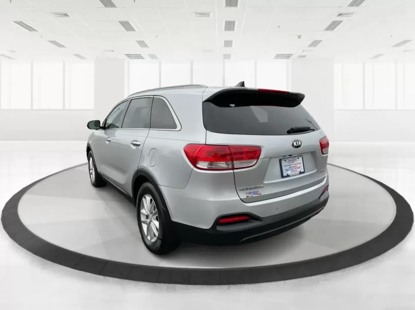 2016 Kia Sorento 2.4L LX (5XYPGDA39GG) with an 2.4L I-4 gasoline direct injection engine, located at 1099 N County Rd 25A , Troy, OH, 45373, (937) 908-9800, 40.057079, -84.212883 - Photo#5