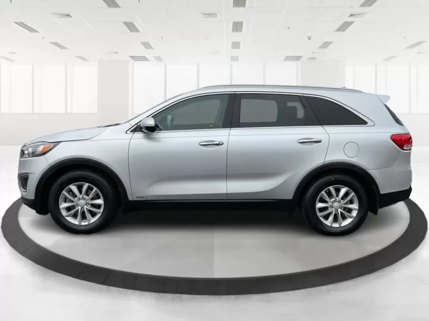 2016 Kia Sorento 2.4L LX (5XYPGDA39GG) with an 2.4L I-4 gasoline direct injection engine, located at 1099 N County Rd 25A , Troy, OH, 45373, (937) 908-9800, 40.057079, -84.212883 - Photo#6