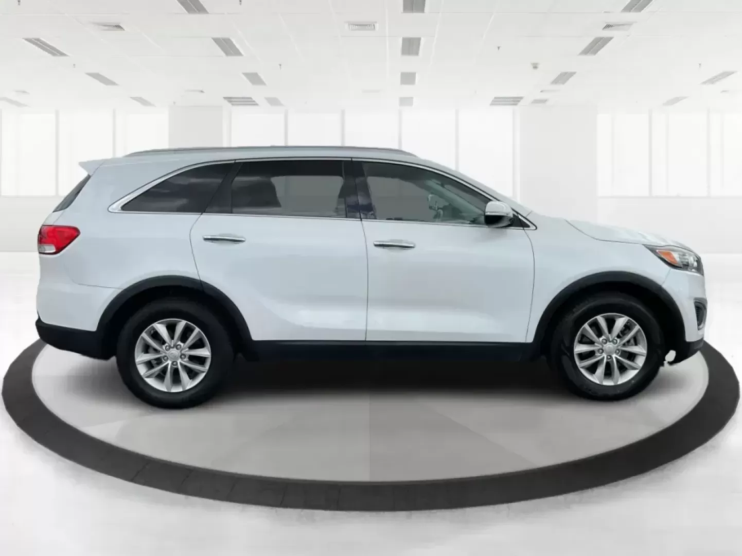 2016 Kia Sorento 2.4L LX (5XYPG4A39GG) with an 2.4L I-4 gasoline direct injection engine, located at 401 Woodman Dr, Riverside, OH, 45431, (937) 908-9800, 39.760899, -84.123421 - Photo#1