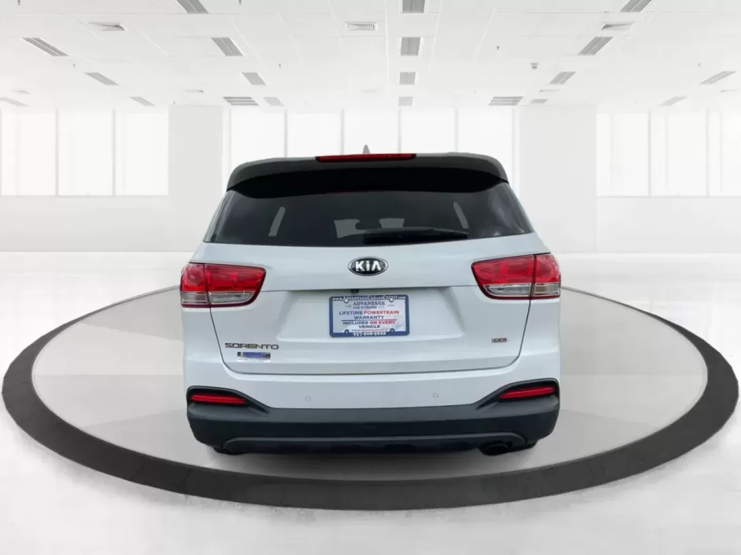 2016 Kia Sorento 2.4L LX (5XYPG4A39GG) with an 2.4L I-4 gasoline direct injection engine, located at 401 Woodman Dr, Riverside, OH, 45431, (937) 908-9800, 39.760899, -84.123421 - Photo#3