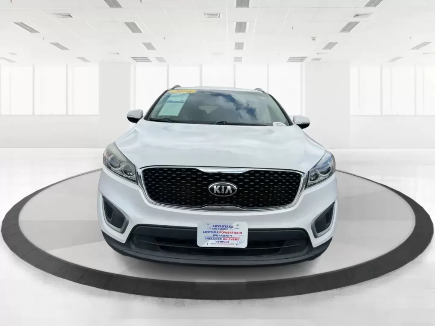 2016 Kia Sorento 2.4L LX (5XYPG4A39GG) with an 2.4L I-4 gasoline direct injection engine, located at 401 Woodman Dr, Riverside, OH, 45431, (937) 908-9800, 39.760899, -84.123421 - Photo#6