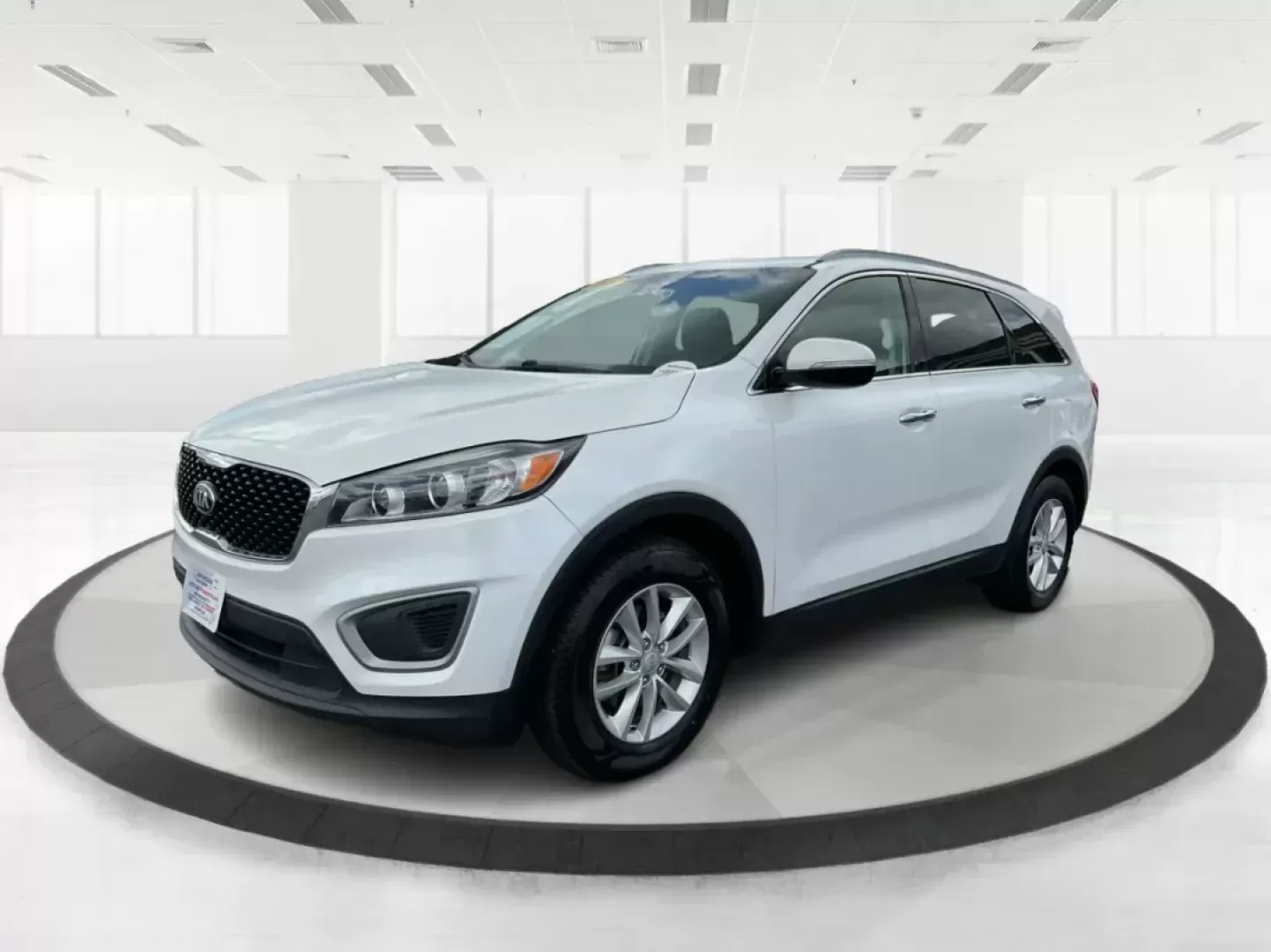 2016 Kia Sorento 2.4L LX (5XYPG4A39GG) with an 2.4L I-4 gasoline direct injection engine, located at 401 Woodman Dr, Riverside, OH, 45431, (937) 908-9800, 39.760899, -84.123421 - Photo#7