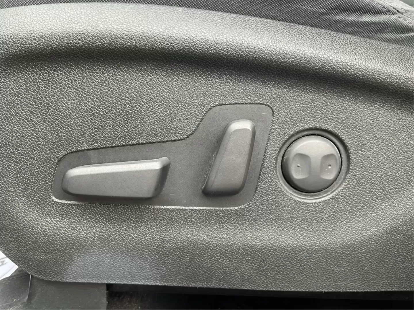 2016 Kia Sorento 2.4L LX (5XYPG4A39GG) with an 2.4L I-4 gasoline direct injection engine, located at 401 Woodman Dr, Riverside, OH, 45431, (937) 908-9800, 39.760899, -84.123421 - Photo#16