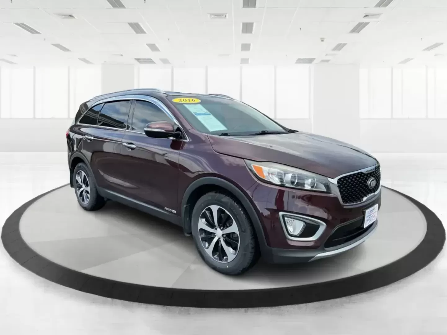 2016 Kia Sorento 3.3L EX (5XYPHDA5XGG) with an Lambda II 3.3L V-6 gasoline direct injection engine, located at 8750 N County Rd 25A, Piqua, OH, 45356, (937) 908-9800, 40.164391, -84.232513 - Photo#0