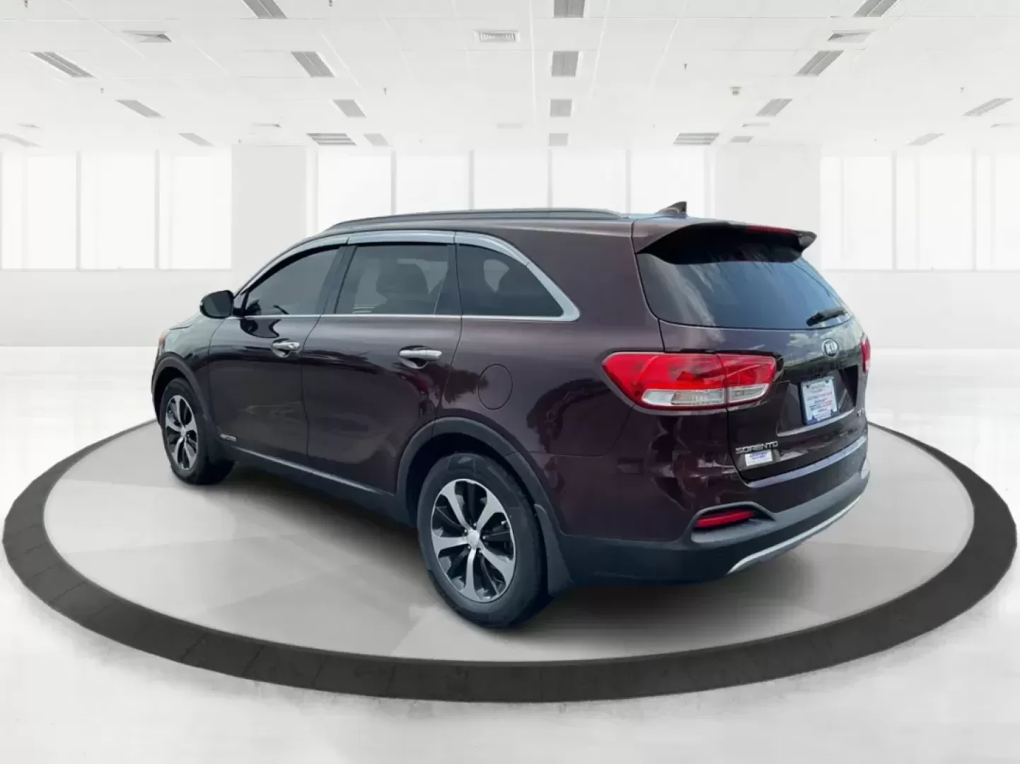 2016 Kia Sorento 3.3L EX (5XYPHDA5XGG) with an Lambda II 3.3L V-6 gasoline direct injection engine, located at 8750 N County Rd 25A, Piqua, OH, 45356, (937) 908-9800, 40.164391, -84.232513 - Photo#4