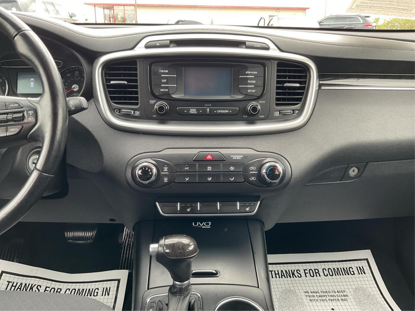 2016 Kia Sorento 2.4L LX (5XYPGDA32GG) with an 2.4L I-4 gasoline direct injection engine, located at 1184 Kauffman Ave, Fairborn, OH, 45324, (937) 908-9800, 39.807072, -84.030914 - Photo#12