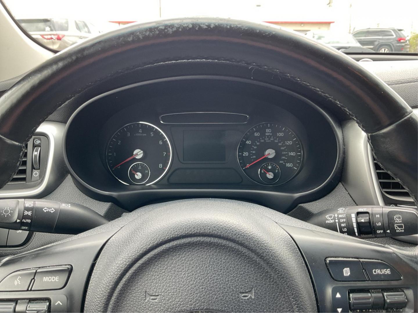 2016 Kia Sorento 2.4L LX (5XYPGDA32GG) with an 2.4L I-4 gasoline direct injection engine, located at 1184 Kauffman Ave, Fairborn, OH, 45324, (937) 908-9800, 39.807072, -84.030914 - Photo#14
