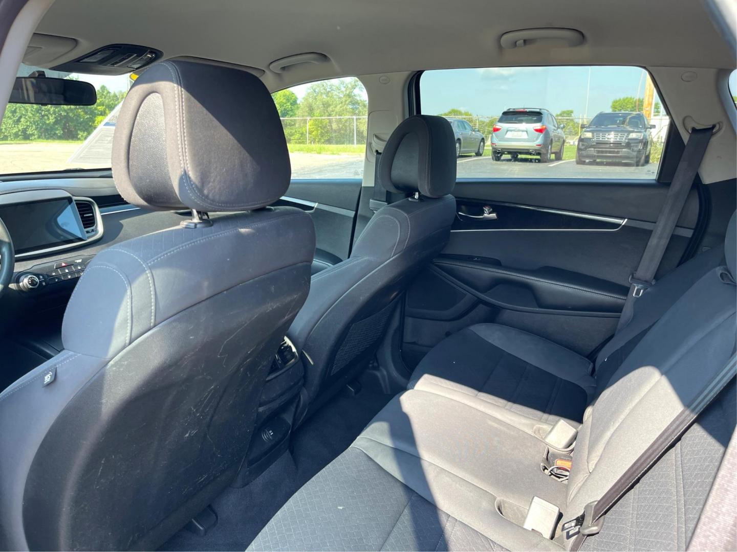 2016 Sparkling Silver Kia Sorento L 2WD (5XYPG4A31GG) with an 2.4L L4 DOHC 16V engine, 6-Speed Automatic transmission, located at 4508 South Dixie Dr, Moraine, OH, 45439, (937) 908-9800, 39.689976, -84.218452 - Photo#10