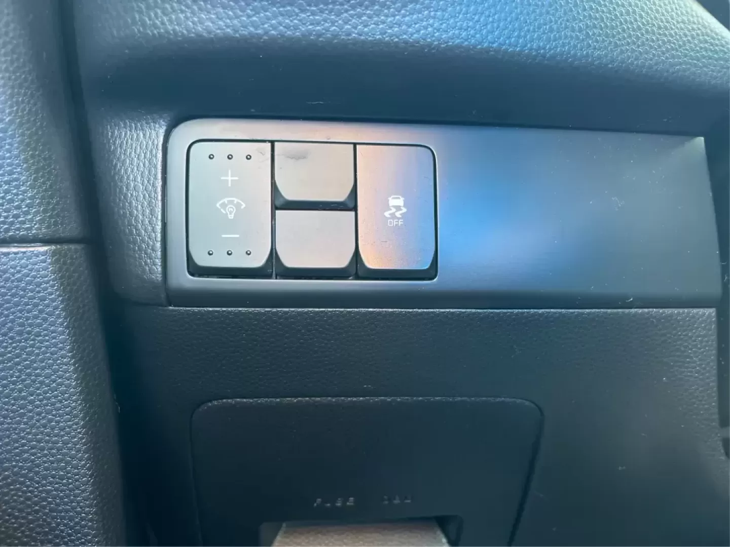 2016 Kia Soul + (KNDJP3A58G7) with an 2.0L L4 DOHC 16V engine, 6-Speed Automatic transmission, located at 880 E. National Road, Vandalia, OH, 45377, (937) 908-9800, 39.891918, -84.183594 - Photo#16